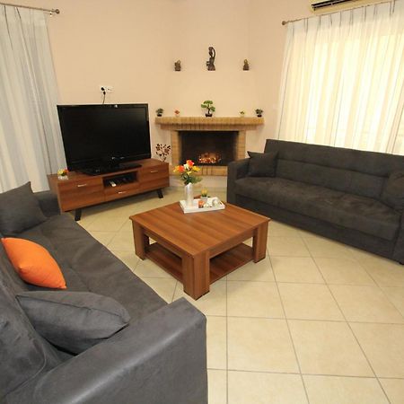 Spacious Country Apartment Враврона Экстерьер фото