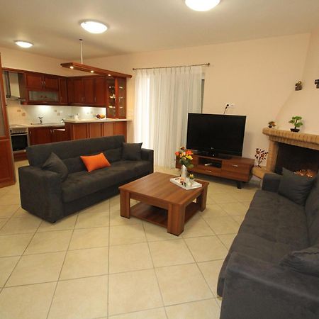 Spacious Country Apartment Враврона Экстерьер фото
